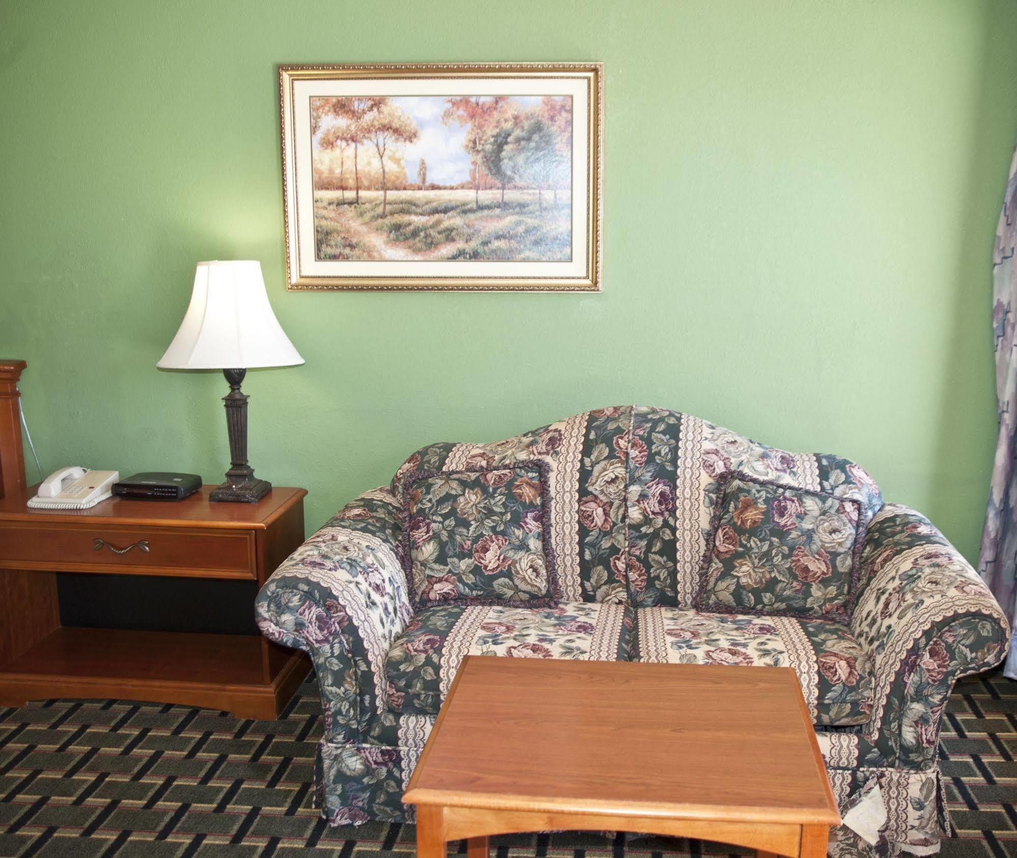 Victorian Inn & Suites Накоґдочес Екстер'єр фото