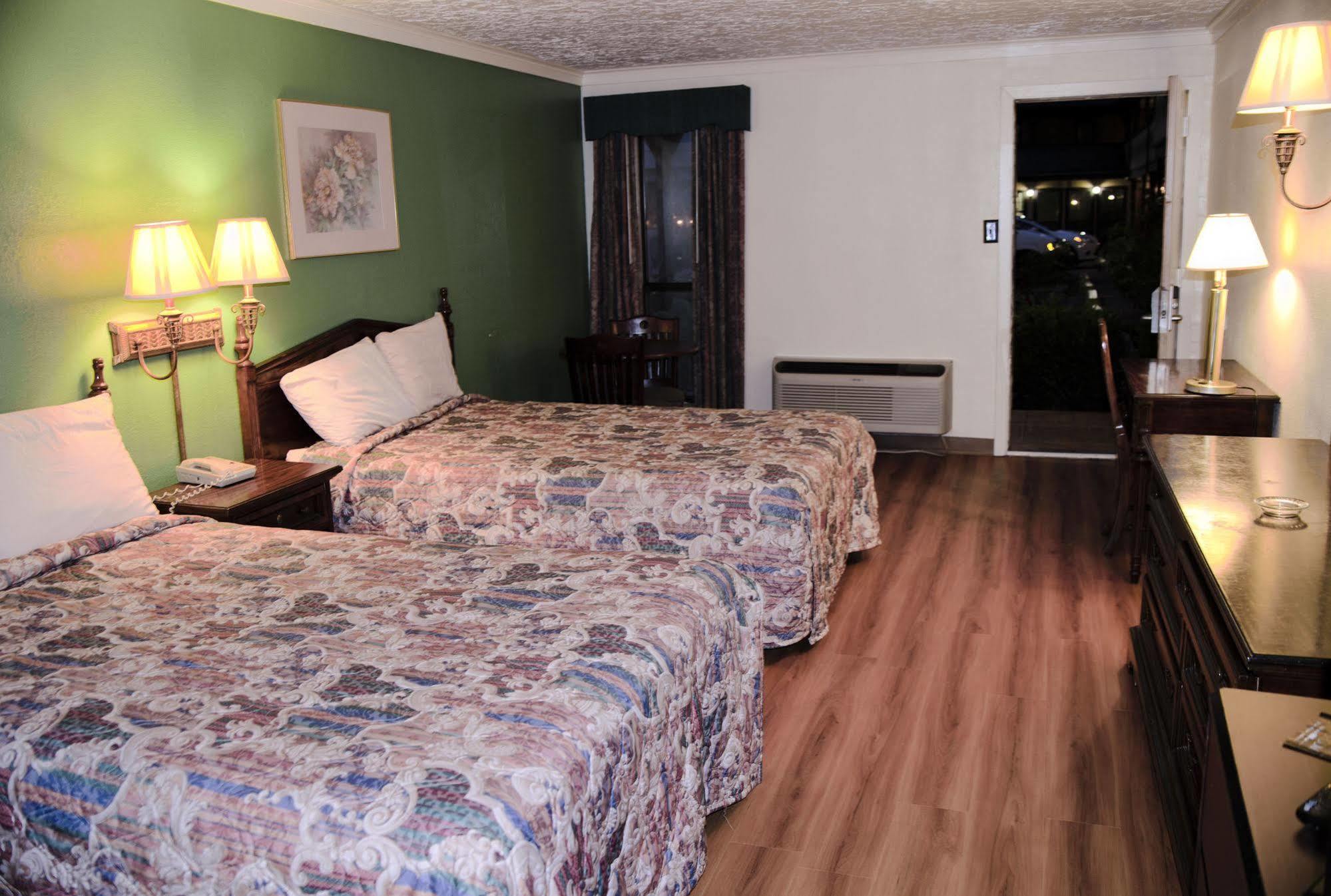Victorian Inn & Suites Накоґдочес Екстер'єр фото